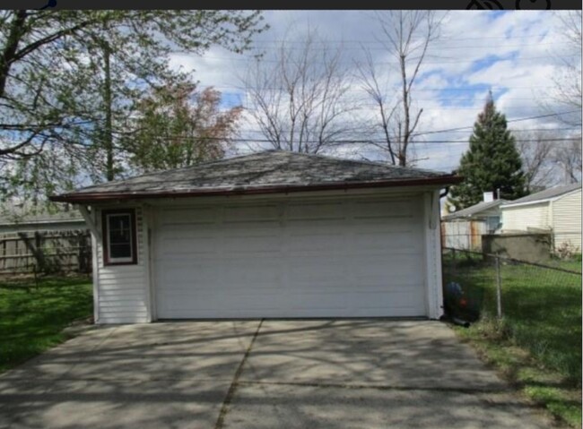 25702 Norfolk St in Dearborn Heights, MI - Building Photo - Building Photo