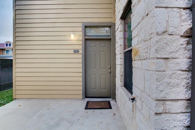 1201 Grove Blvd in Austin, TX - Building Photo - Building Photo