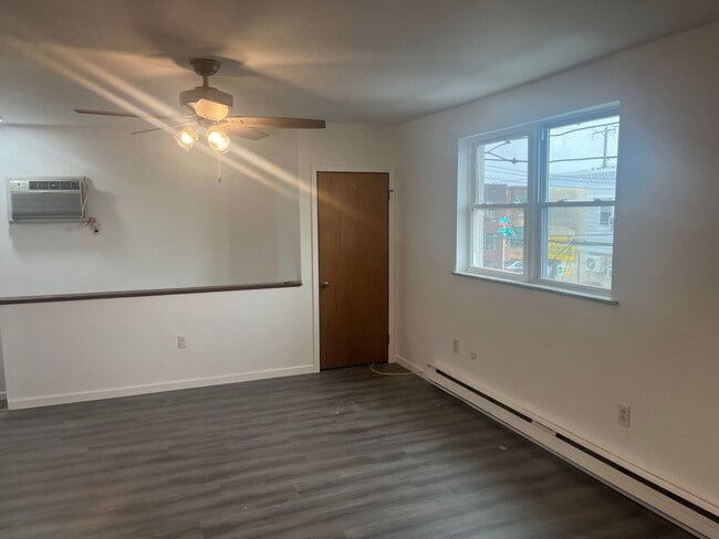 property at 2555 S Alder St