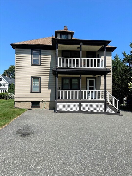 162 Vernon St in Norwood, MA - Building Photo