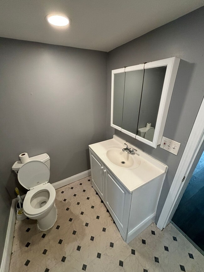 55 Brook St, Unit 1