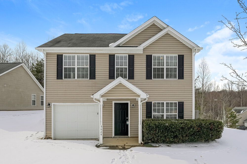 5624 Fairway Forest Dr in Winston-Salem, NC - Building Photo