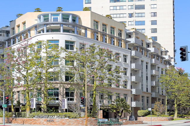 Wilshire Margot in Los Angeles, CA - Foto de edificio - Building Photo