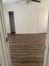 1205 1/2 Pershing Rd, Unit 2 in Zanesville, OH - Foto de edificio - Building Photo