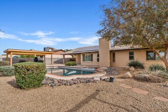9632 N 58th Ln in Glendale, AZ - Foto de edificio - Building Photo