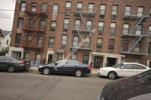 4266 Ketcham St in Elmhurst, NY - Building Photo
