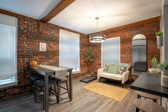 Mill Place West in Concord, NH - Foto de edificio - Building Photo