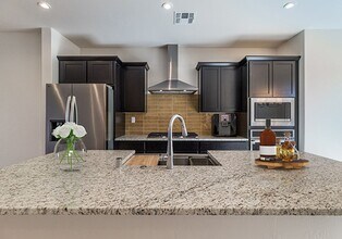 2050 Cll Sombra in Santa Fe, NM - Building Photo - Building Photo