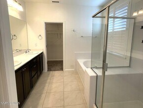 2050 Half Dome Dr in Reno, NV - Building Photo - Building Photo