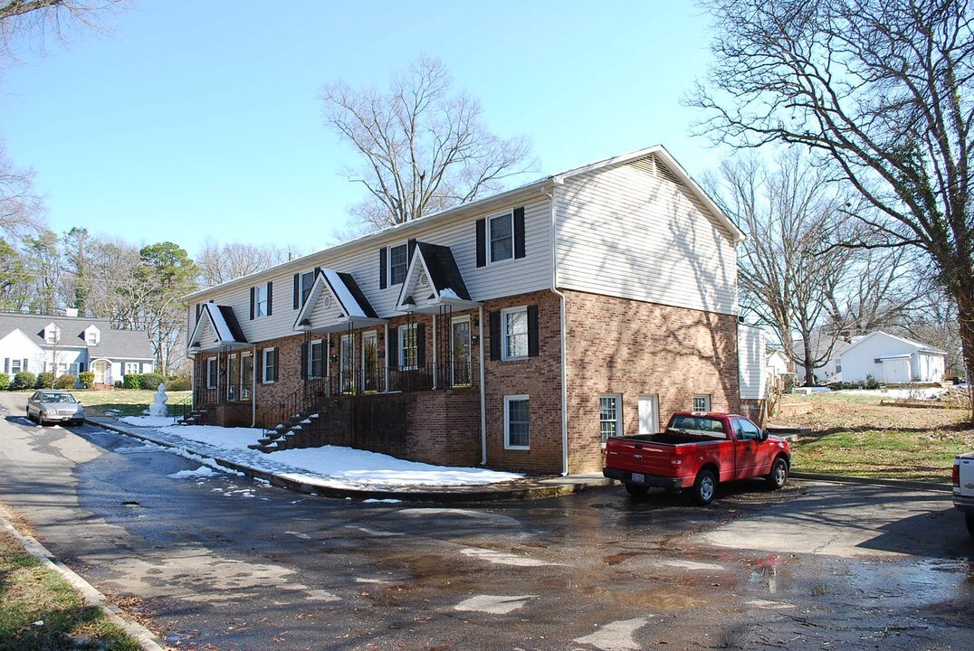 113 N Edgemont Ave in Gastonia, NC - Building Photo