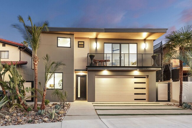 property at 205 W Avenida San Antonio