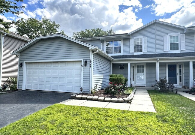 1604 Estate Cir in Naperville, IL - Building Photo - Building Photo
