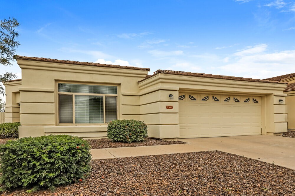 2102 E Fawn Dr in Phoenix, AZ - Building Photo