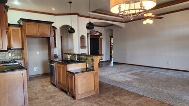 3808 Kensington Dr in Moore, OK - Building Photo - Building Photo