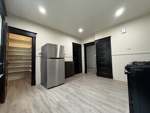 34 Besch Ave in Albany, NY - Building Photo - Building Photo