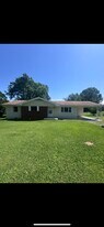 2020 Denham Dr SE in Cleveland, TN - Building Photo