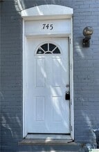 745 E 6th St in Bethlehem, PA - Foto de edificio - Building Photo