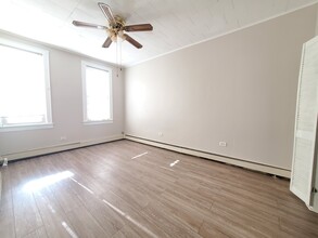 79 E 25th St, Unit 2 in Bayonne, NJ - Building Photo - Building Photo