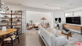 705 Sunset Ave in Los Angeles, CA - Building Photo