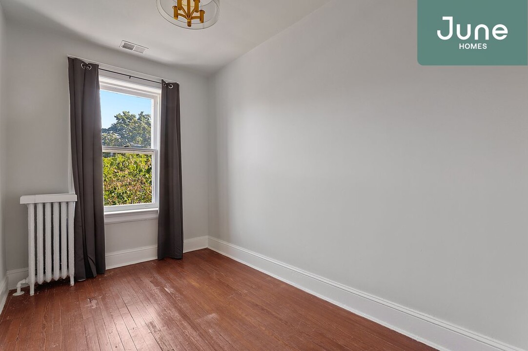 1660 Irving St NW-Unit -B in Washington, DC - Building Photo