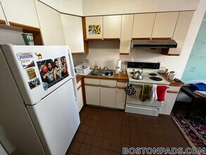 81 Essex St, Unit 47 in Boston, MA - Foto de edificio - Building Photo