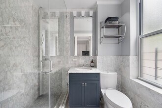 220 W 93rd St in New York, NY - Building Photo - Building Photo