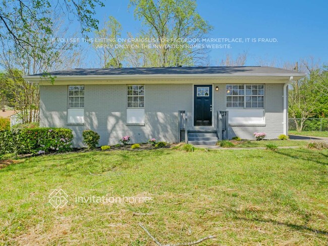 4085 Brewer Dr SW in Atlanta, GA - Building Photo - Building Photo