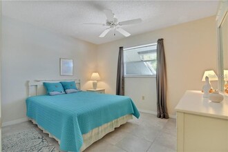 525 Parkdale Mews in Venice, FL - Building Photo - Building Photo