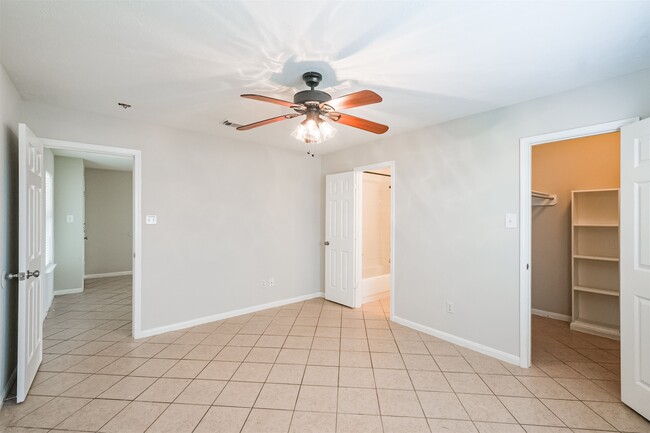 property at 16783 N Bob White Dr