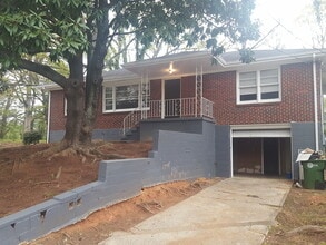 211 Howard St NW in Atlanta, GA - Building Photo - Building Photo