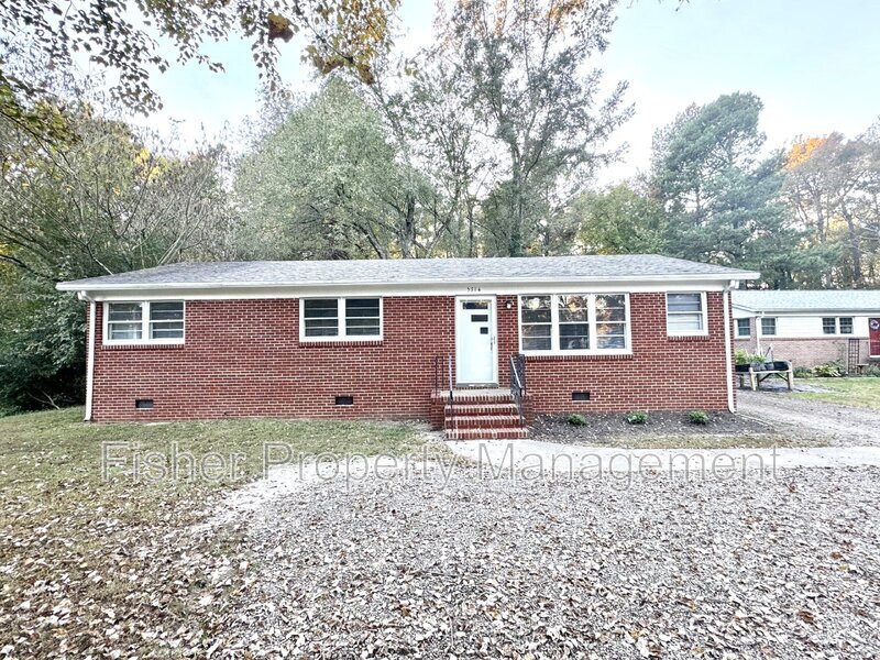 5314 Sterling Rd in Petersburg, VA - Building Photo