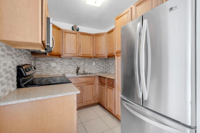 2970 NE 16th Ave in Oakland Park, FL - Foto de edificio - Building Photo