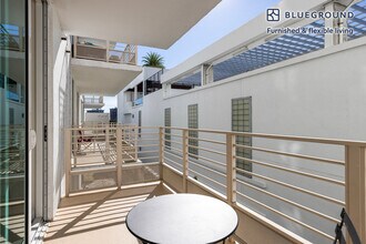 110 SW 12th St in Miami, FL - Building Photo - Building Photo