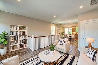 1 Conklin St in Farmingdale, NY - Foto de edificio - Building Photo