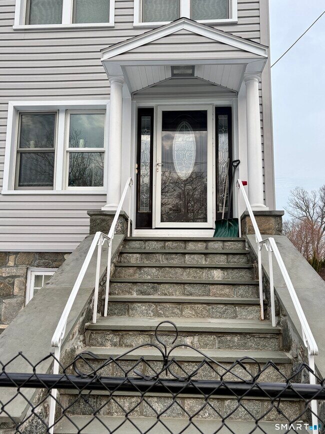 45 Mead Ave in Greenwich, CT - Building Photo - Building Photo