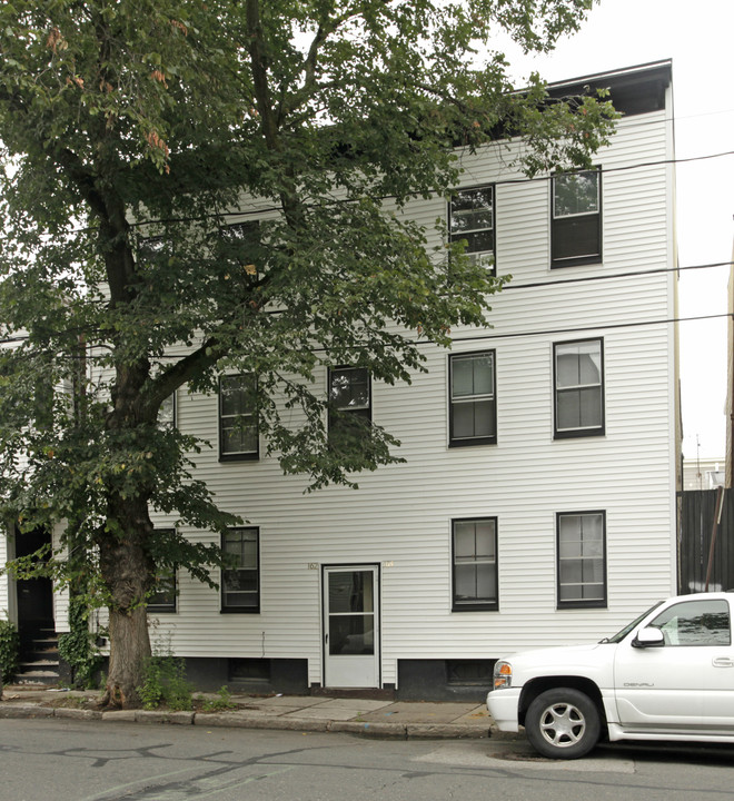 162 5th St in Cambridge, MA - Building Photo