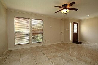 5228 Woodlawn Pl in Bellaire, TX - Building Photo - Building Photo