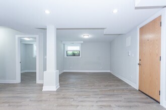 912 Crain St, Unit G in Evanston, IL - Building Photo - Building Photo