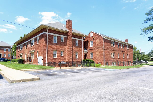 River East-Oxon Run in Washington, DC - Building Photo - Building Photo