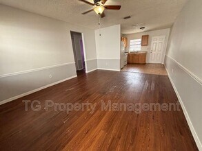 8145 Cheryl Ann Ln in Jacksonville, FL - Building Photo - Building Photo