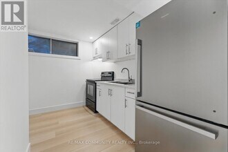 90 Euclid Ave in Toronto, ON - Building Photo - Building Photo