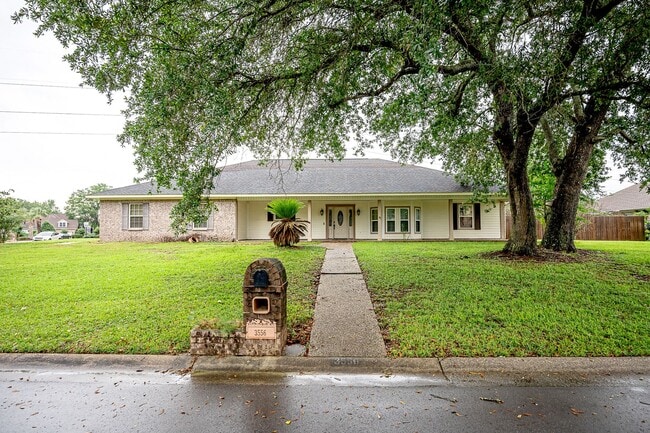 property at 3556 N River Ridge Dr