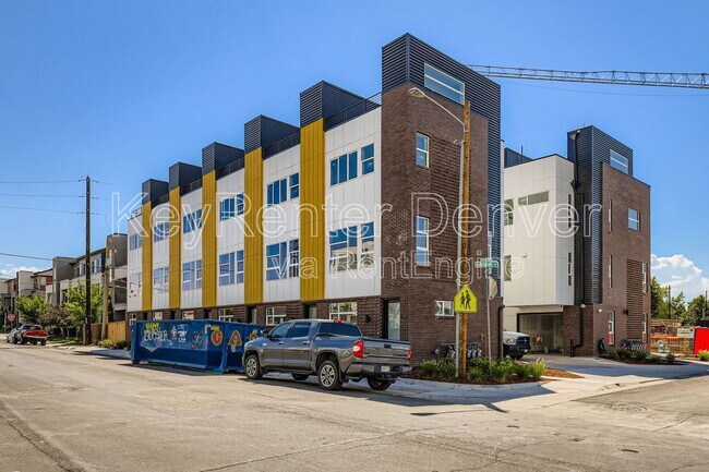 4100 E Warren Ave in Denver, CO - Building Photo - Building Photo