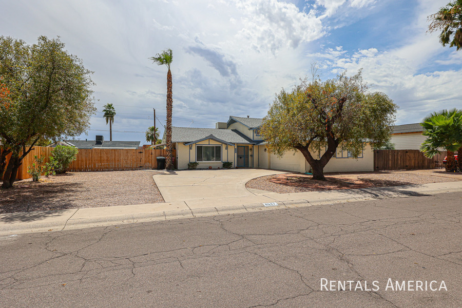 8537 E San Miguel Ave in Scottsdale, AZ - Foto de edificio