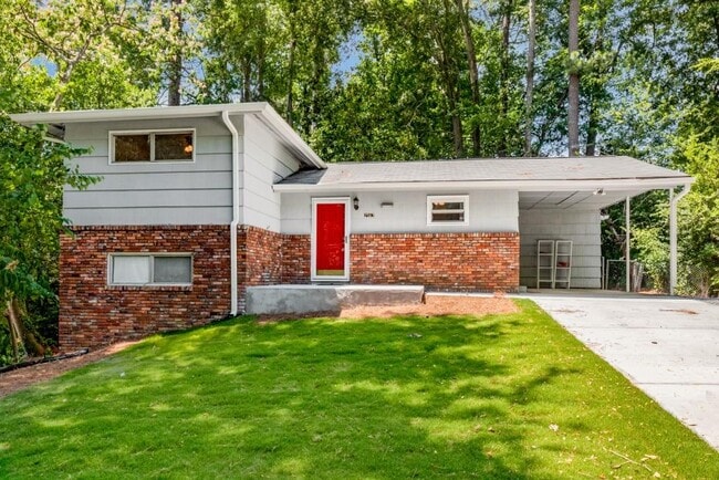 2563 Beverly Hills Dr in Chamblee, GA - Building Photo - Building Photo