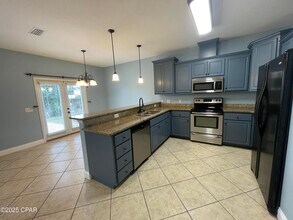 1758 Annabellas Dr in Panama City Beach, FL - Foto de edificio - Building Photo