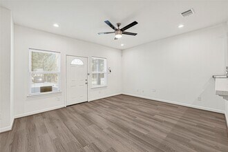 6703 St Augustine St in Houston, TX - Building Photo - Building Photo