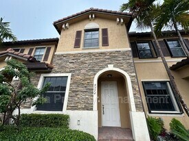 9374 W 32nd Ln in Hialeah, FL - Building Photo