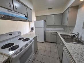 775-775 E Honolulu St in Lindsay, CA - Building Photo - Building Photo