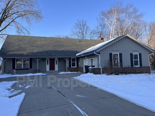 property at 3204 Chateau Ct